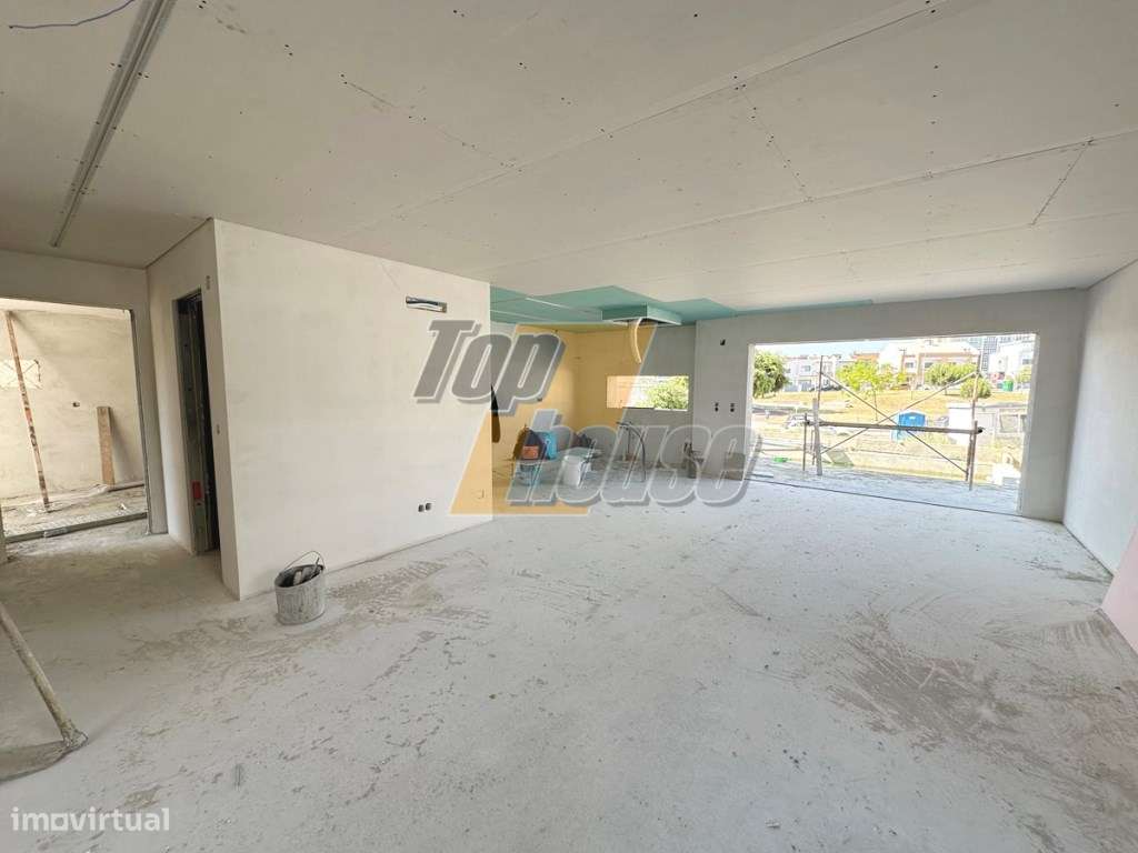 Moradia isolada V4 com piscina -Charneca de Caparica-8