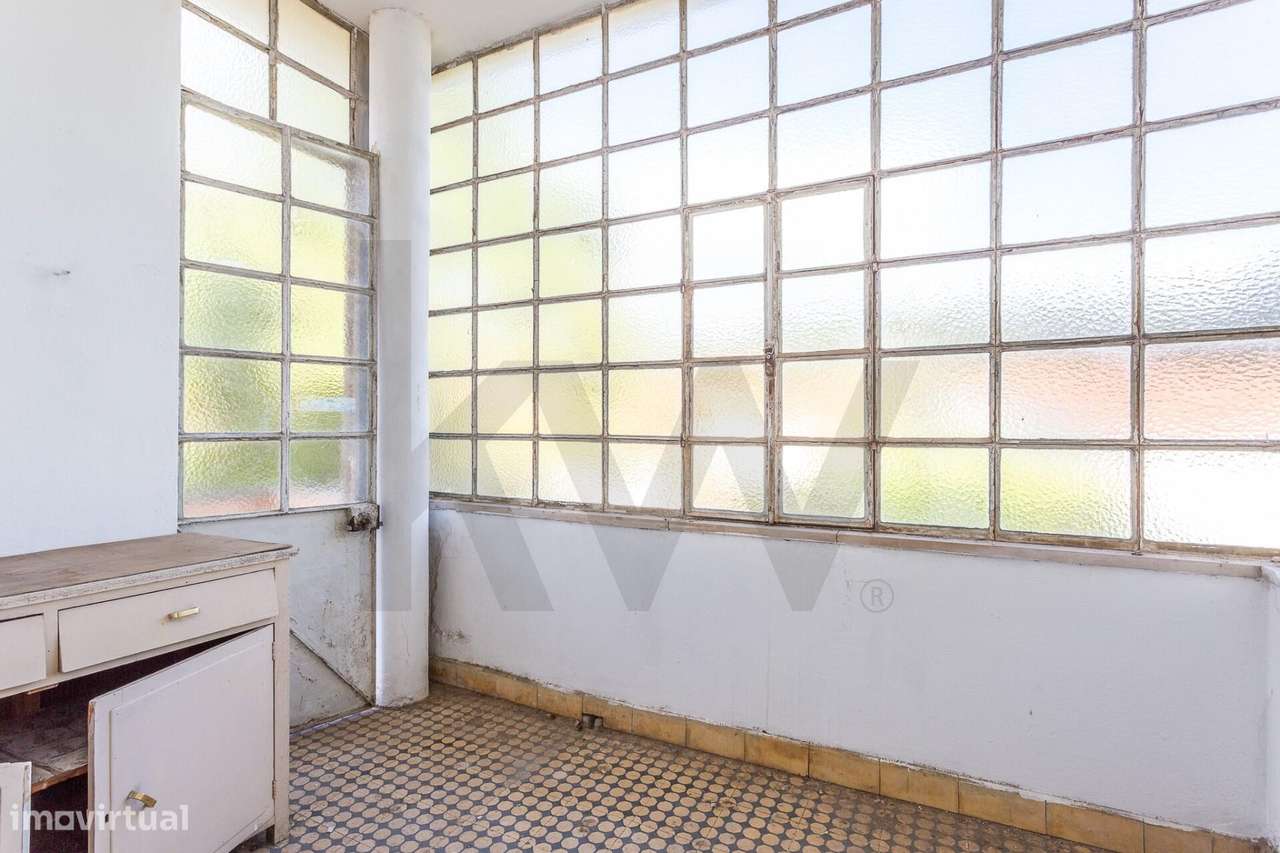 Moradia isolada para (sonhar e) remodelar | 300m2 área | Jardim à volt-25