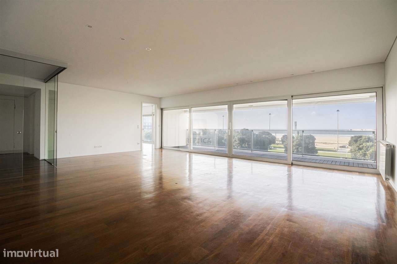 Apartamento T4 com Varanda Vistas Mar em Matosinhos Sul - Grande imagem: 4/31
