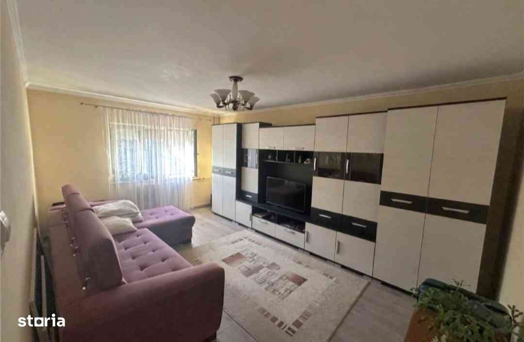 PB ,52 mp, et 3/4, Piață Rogerius, mobilat-0