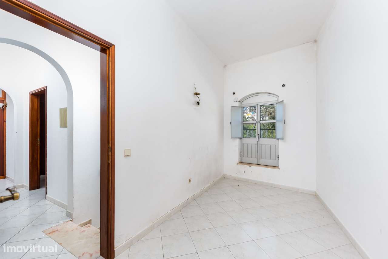 Moradia T5 com mais de 200m2 em Boliqueime-15