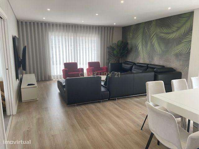 Apartamento T5 em Sacavém, Loures com Vista Panorâmica - Grande imagem: 2/24