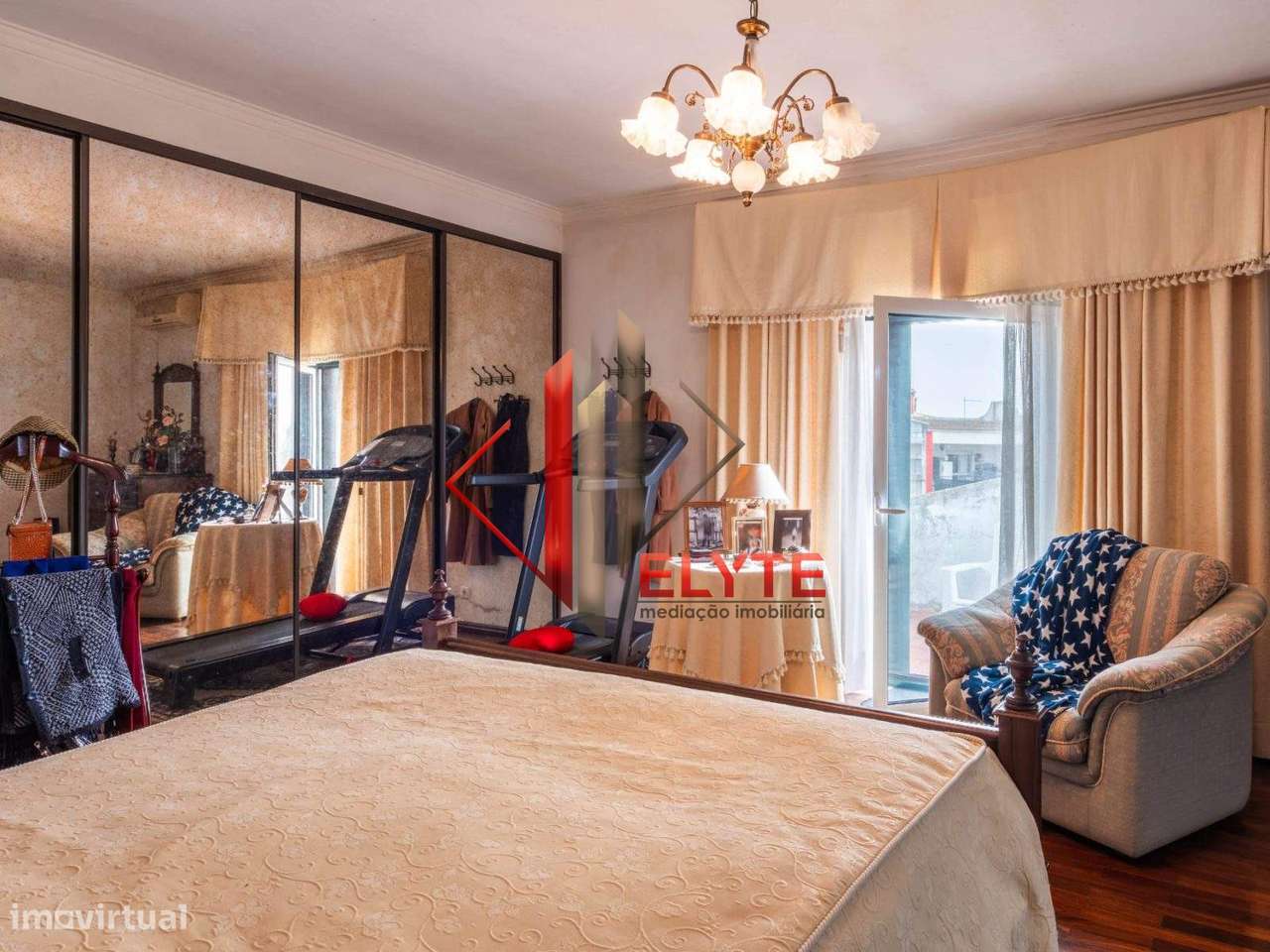 Moradia T7 no centro de Samora Correia-31