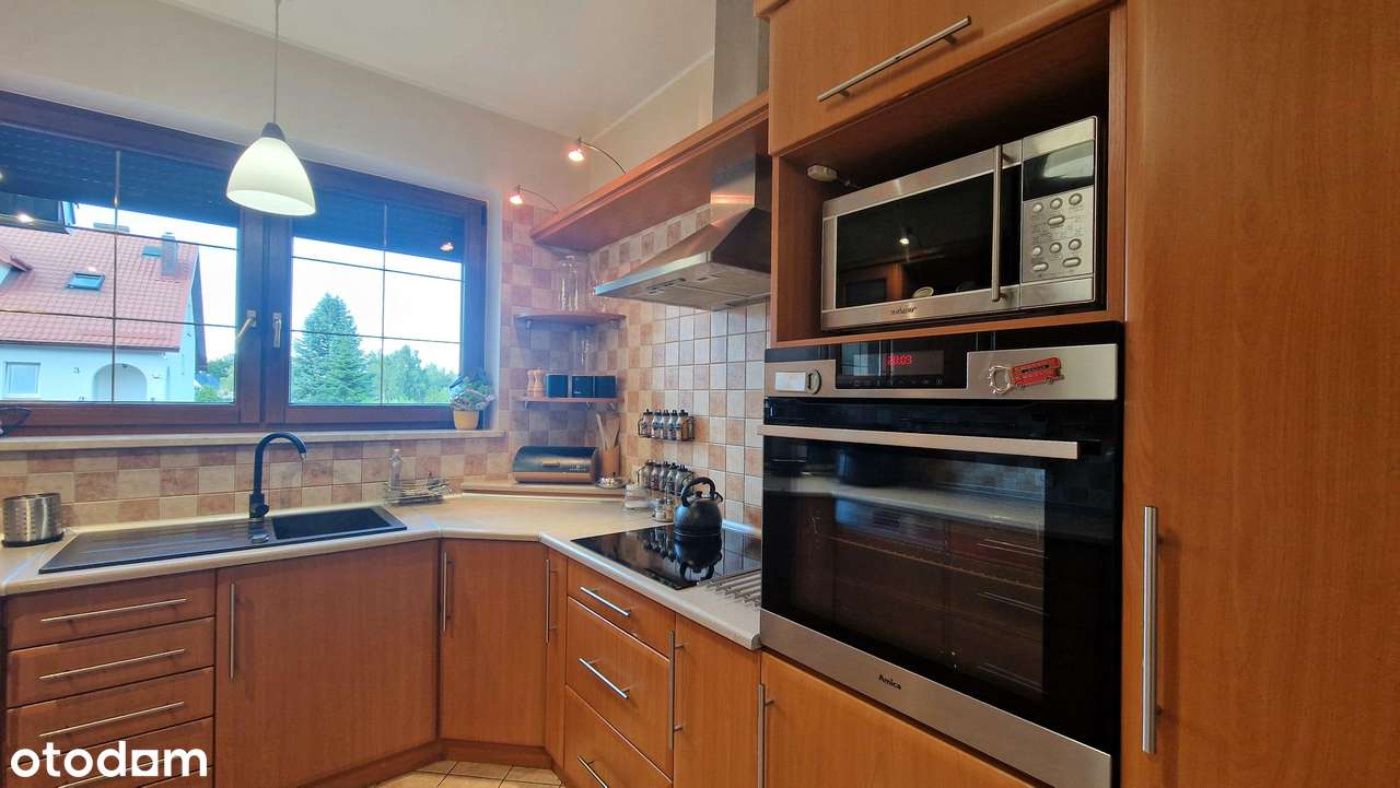 Przestronny bardzo zadbany dom, osobny garaż, zagospodarowany ogród-9