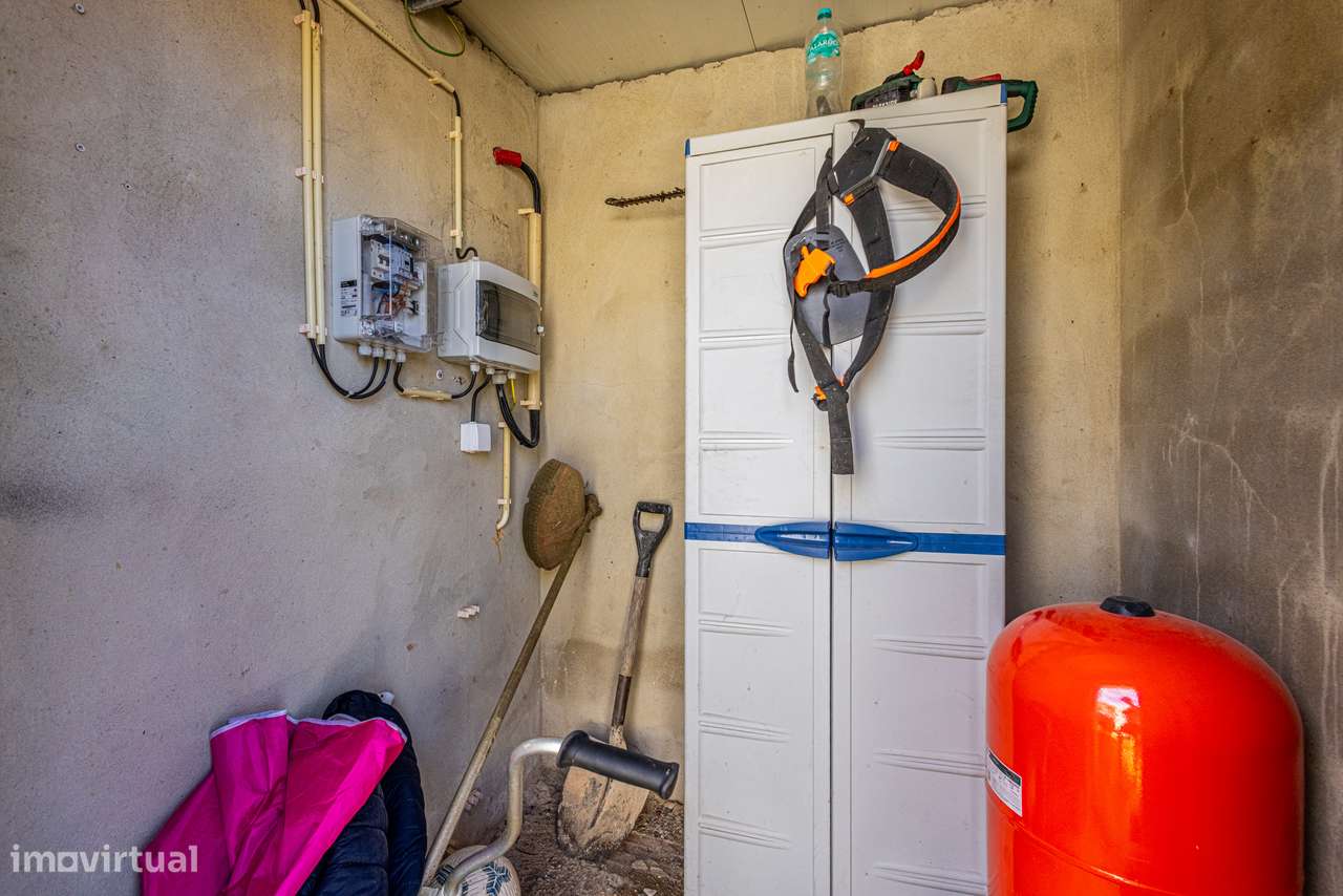 Excelente propriedade com área total de 13 680m2, localizada na Ereira-7