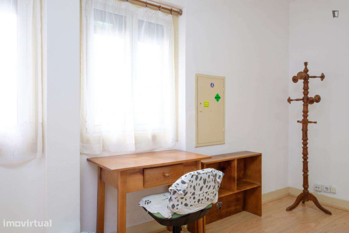 Quarto - localizado em Baixa Coimbra - Grande imagem: 5/7