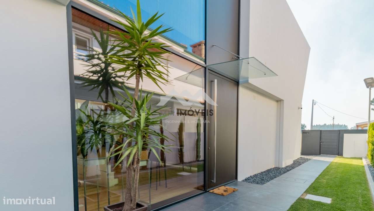 Moradia | T4 | Piscina | Maia-29