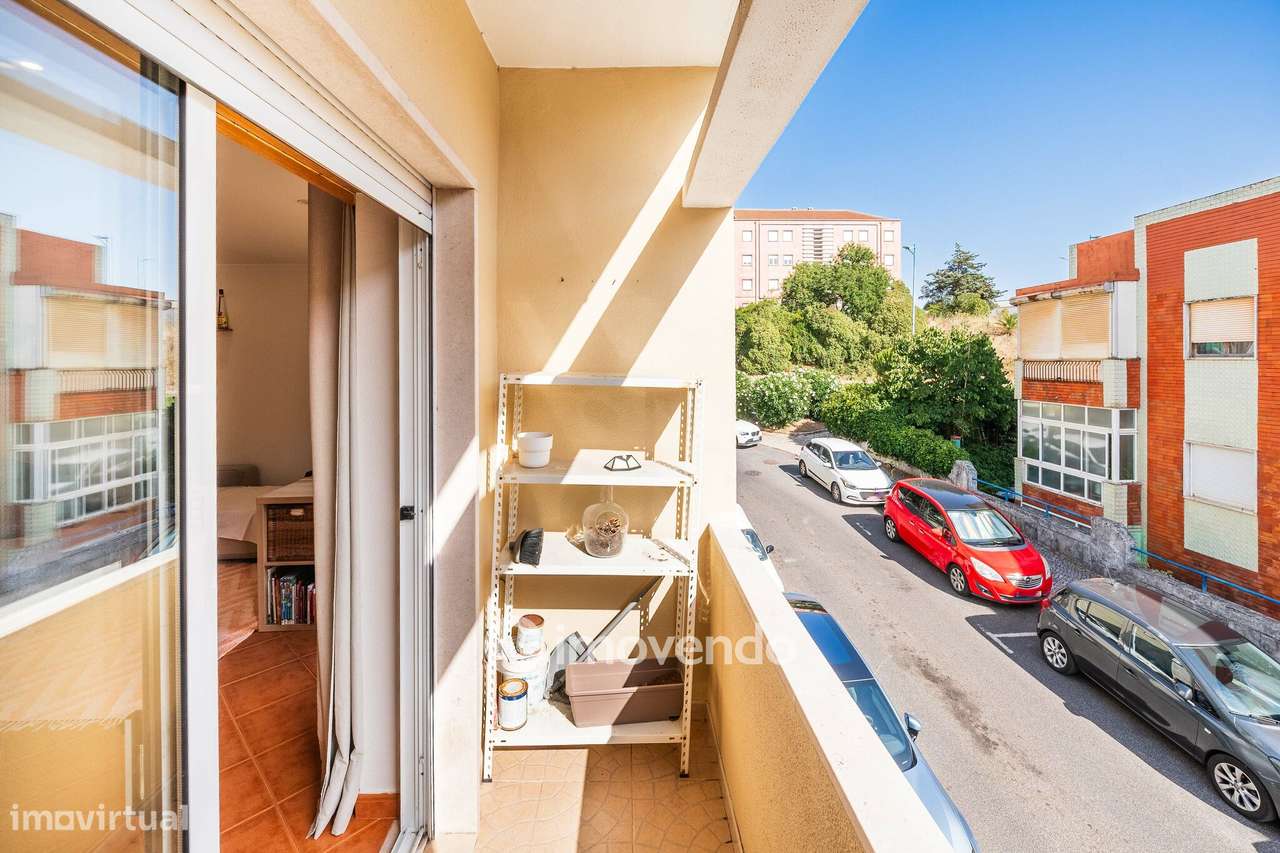 Apartamento T2 com cozinha equipada, na Amadora-10
