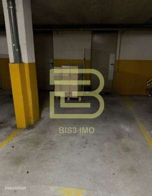 Apartamento T3 mobilado, convertido num T2(possibilidade de reverter p-8