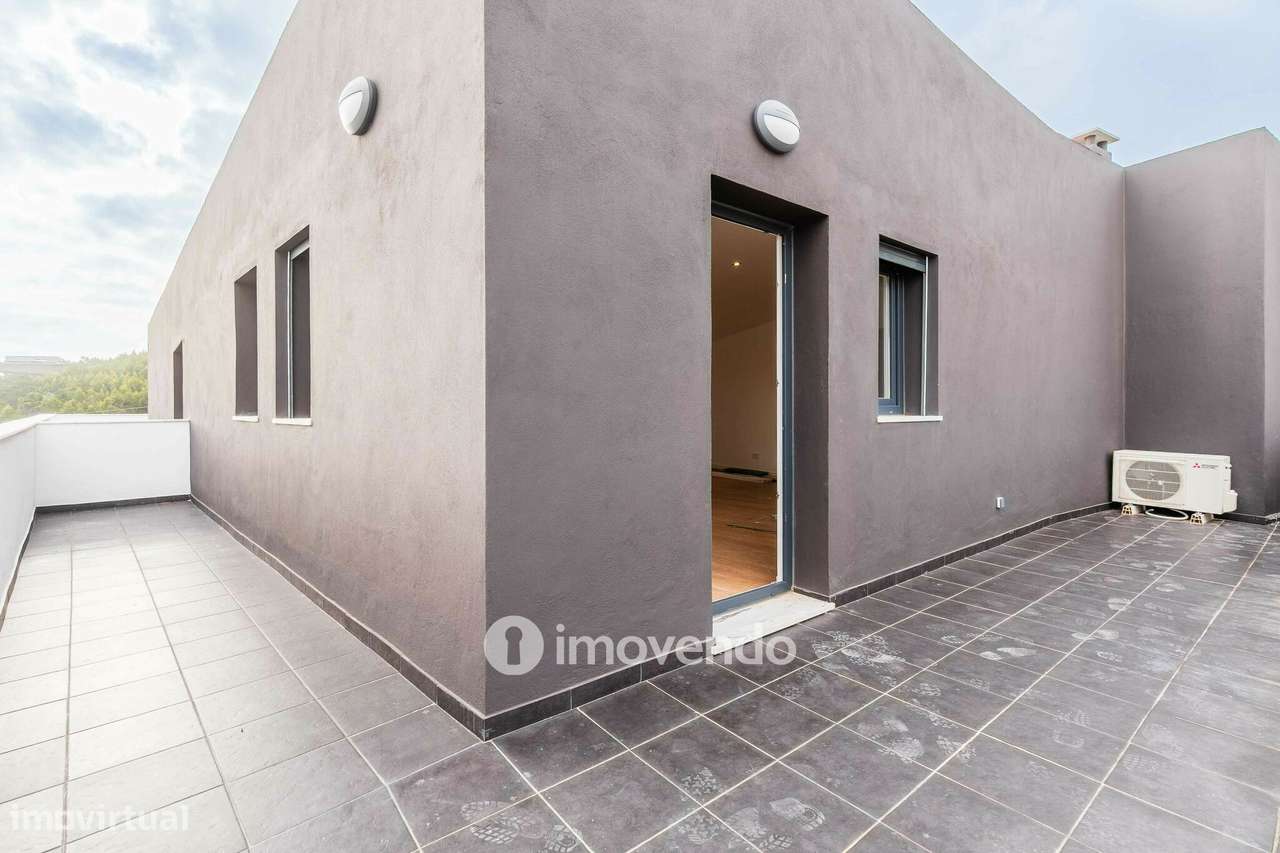 Apartamento T3 Duplex novo, com terraço e garagem, em Loures-12