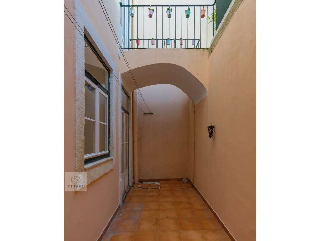 Apartamento T2 com terraço em Campo de Ourique-18