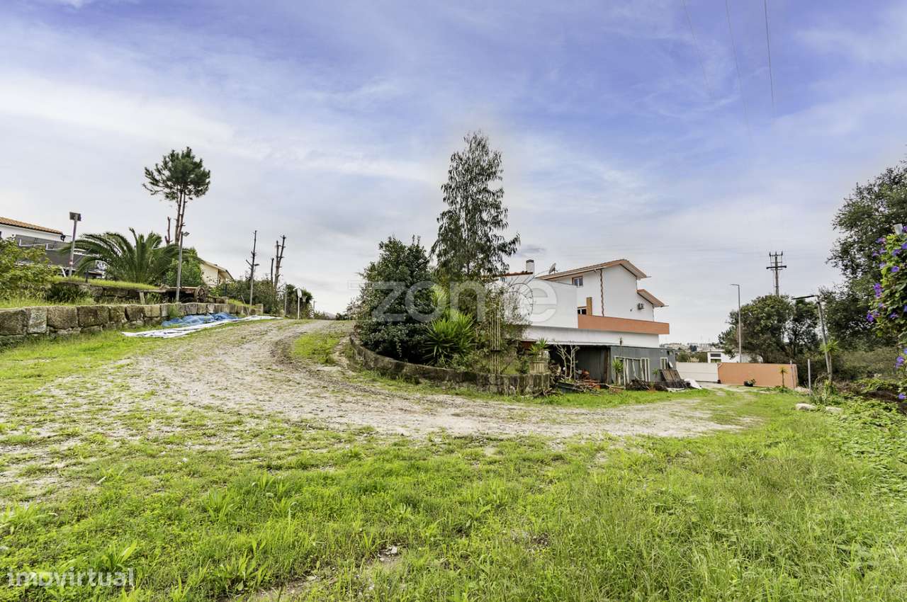 Moradia T4 com piscina em Rio Tinto, Porto - Grande imagem: 1/60