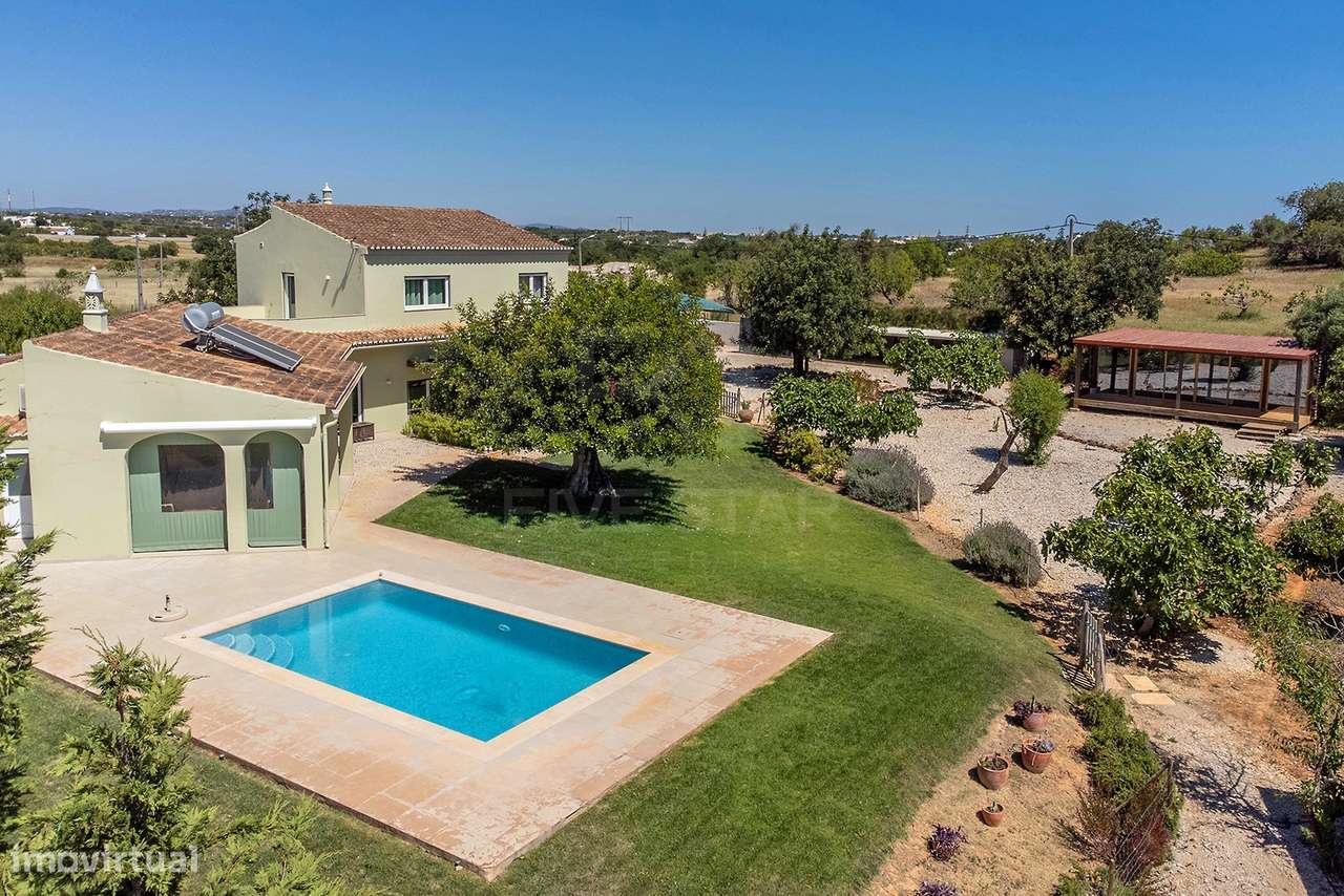 Moradia T4 na Guia -  Charme Algarvio com Total Privacidade - Piscina-51