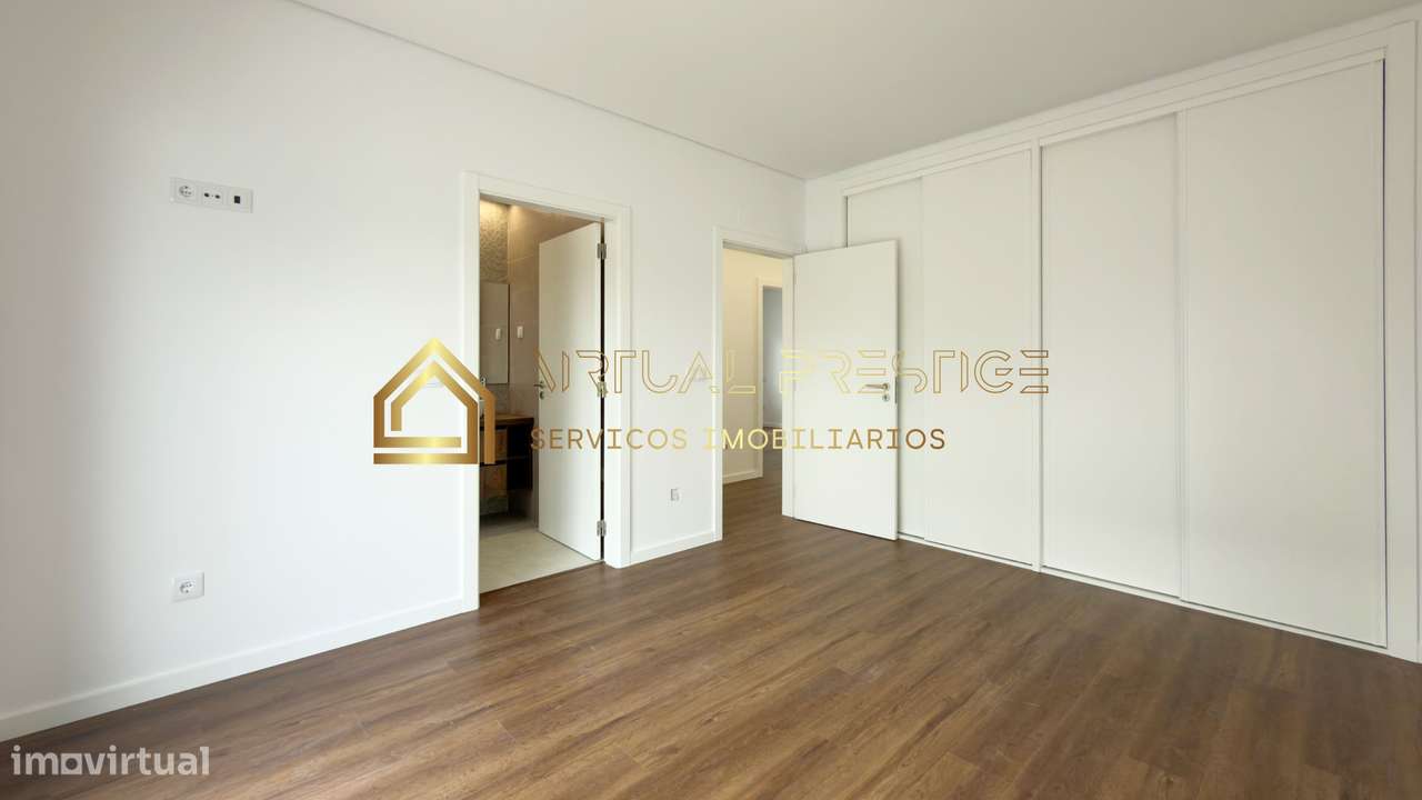 Moradia T4 Térrea | 2 suites e espaço p/ piscina | Fernão Ferro-14