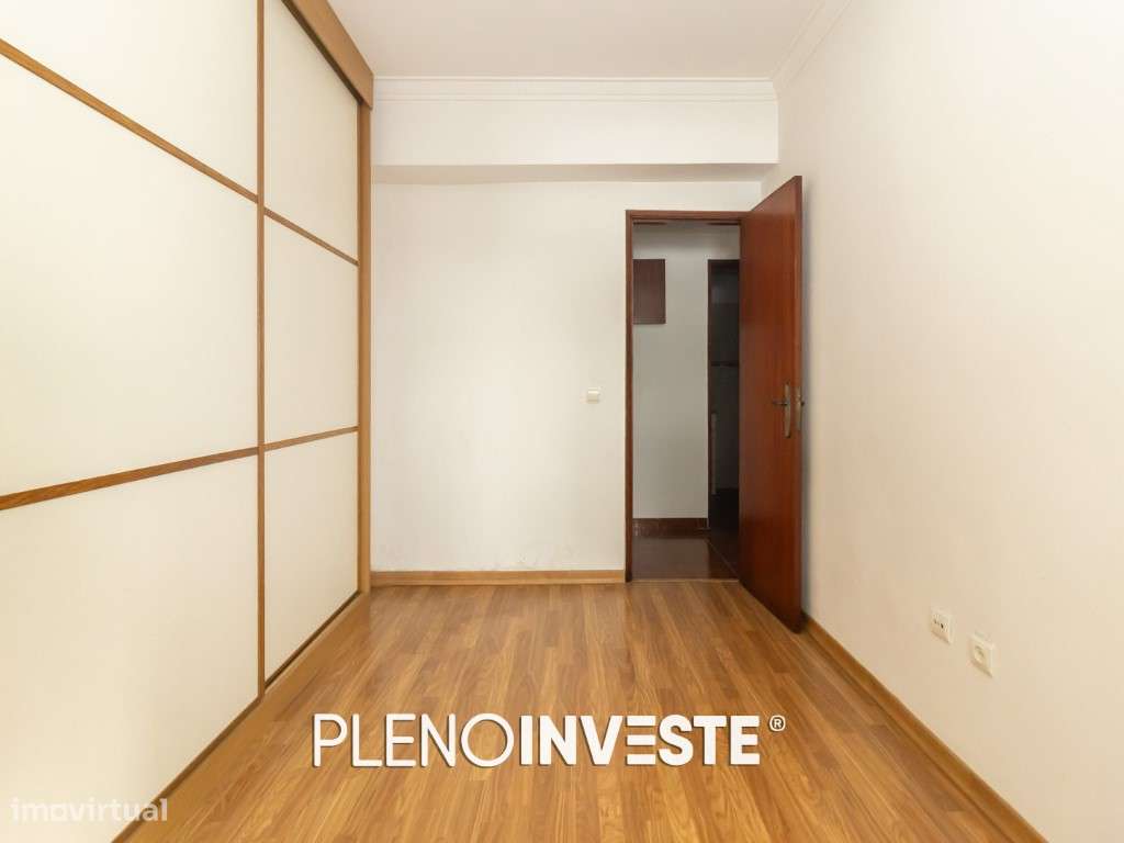 Apartamento T2 na Torre da Marinha-10