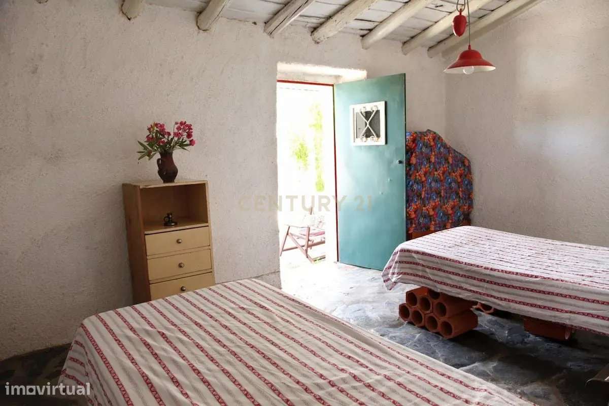 Monte típico Alentejano T2 Logradouro C /furo de água garagem e Olival - Grande imagem: 4/11