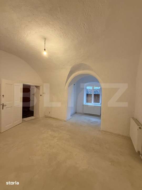 Apartament cu 3 camere, 91 mp, situat in centrul Istoric - Imagine principală: 4/12