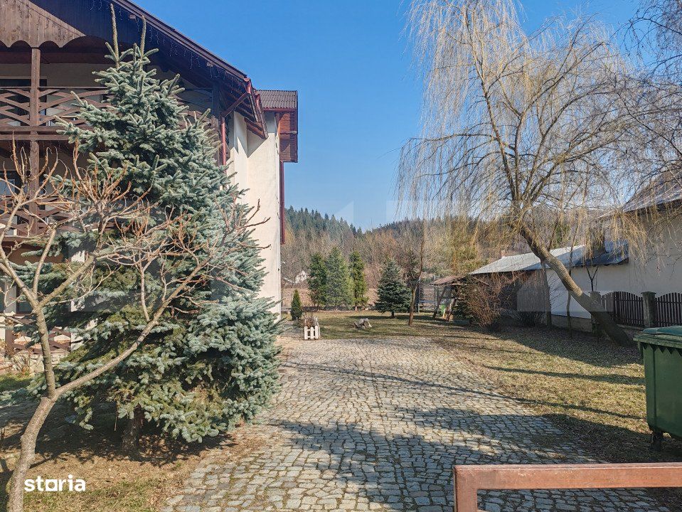 Pensiune cu 9 camere, 250 mp, teren de 900 mp, zona Manastirea Humorul - Imagine principală: 1/14