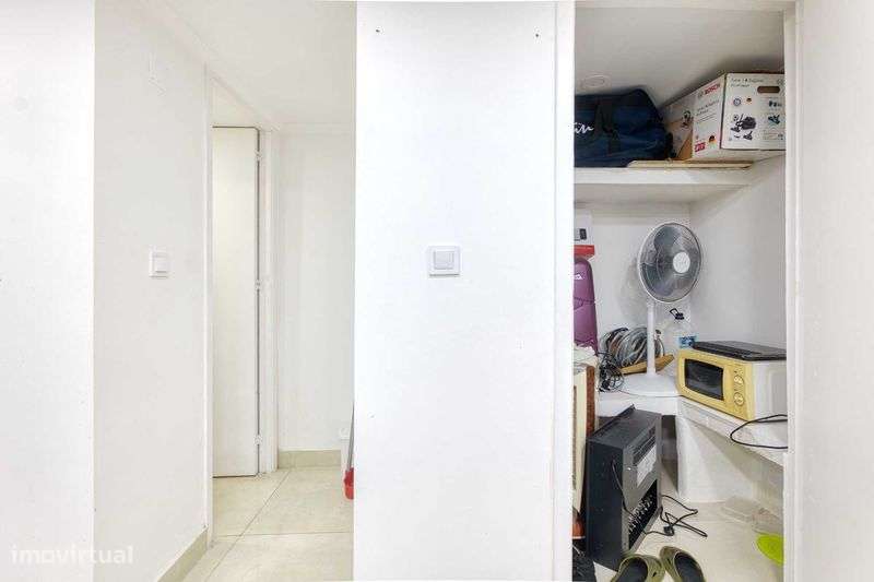 Loja com rendimento na Estrada de Benfica - Grande imagem: 4/12