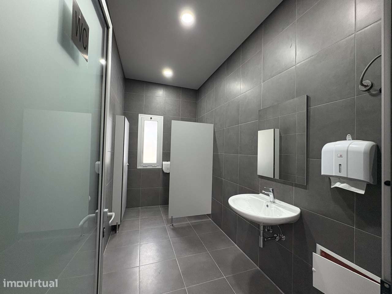 PAVILHÃO NOVO para arrendamento em frente á IC2/N1 - Grande imagem: 5/5