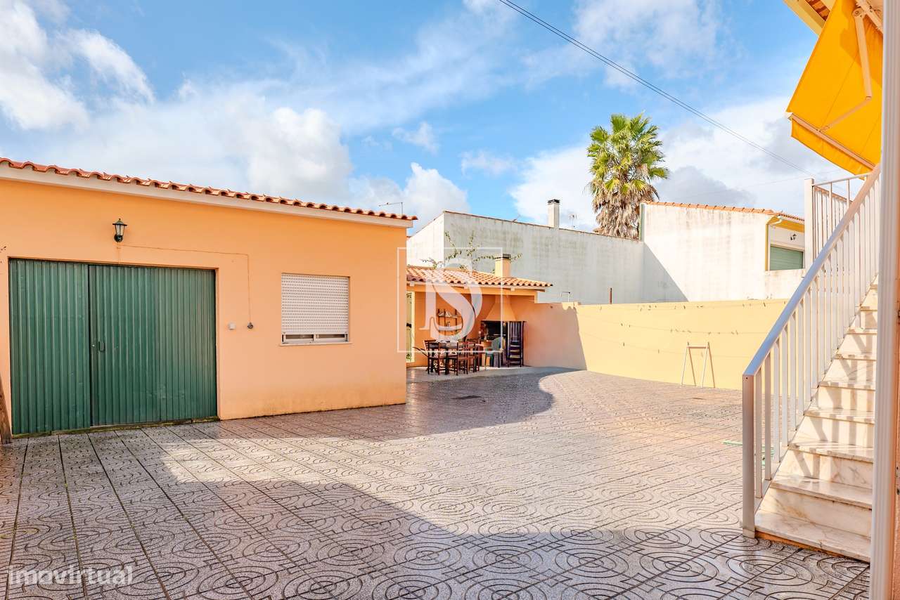 Moradia T3 + Lote Urbano 384m2 | Urb. Casal Tocha, Torres Novas-20