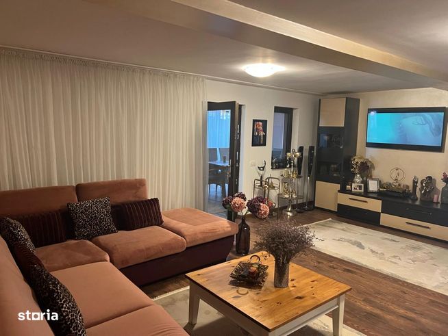 Casa, 162mp si teren cu supfata de 1227mp, Malu Mare-3