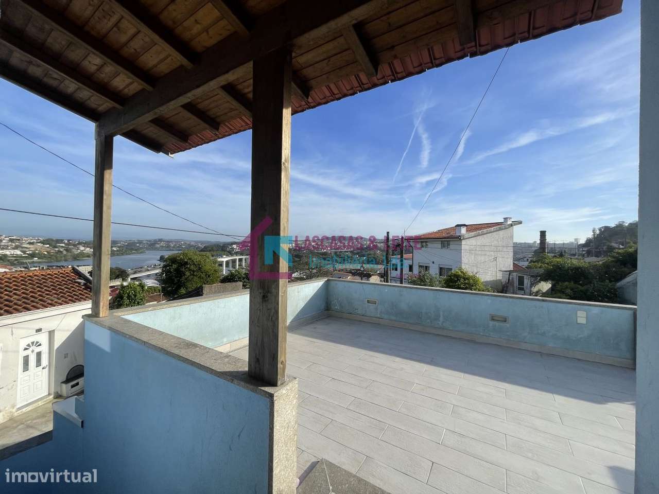 Moradia Bifamiliar T1+T3, Freixo-15