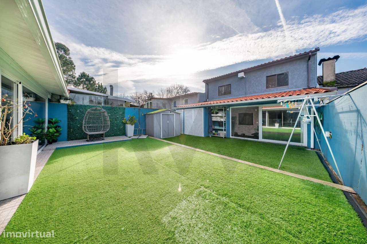 Moradia T3 com logradouro e anexo exterior em Panóias, Braga - Grande imagem: 2/35