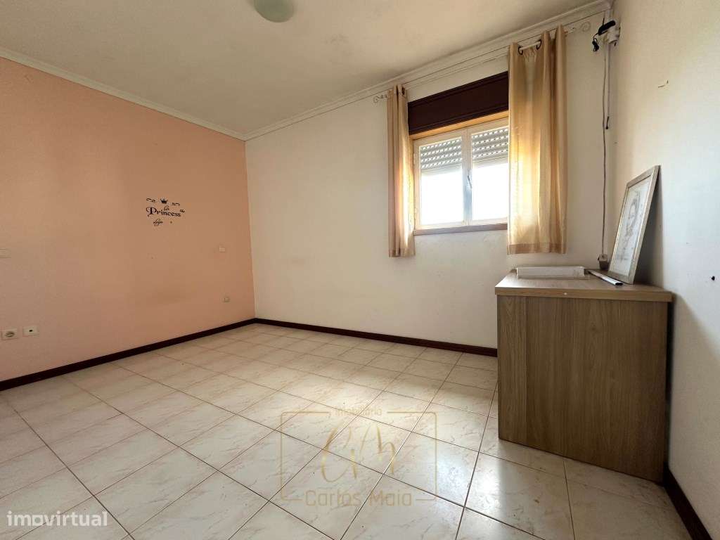 Moradia Bi Familiar / 2 Andares Moradia com logradouro-7