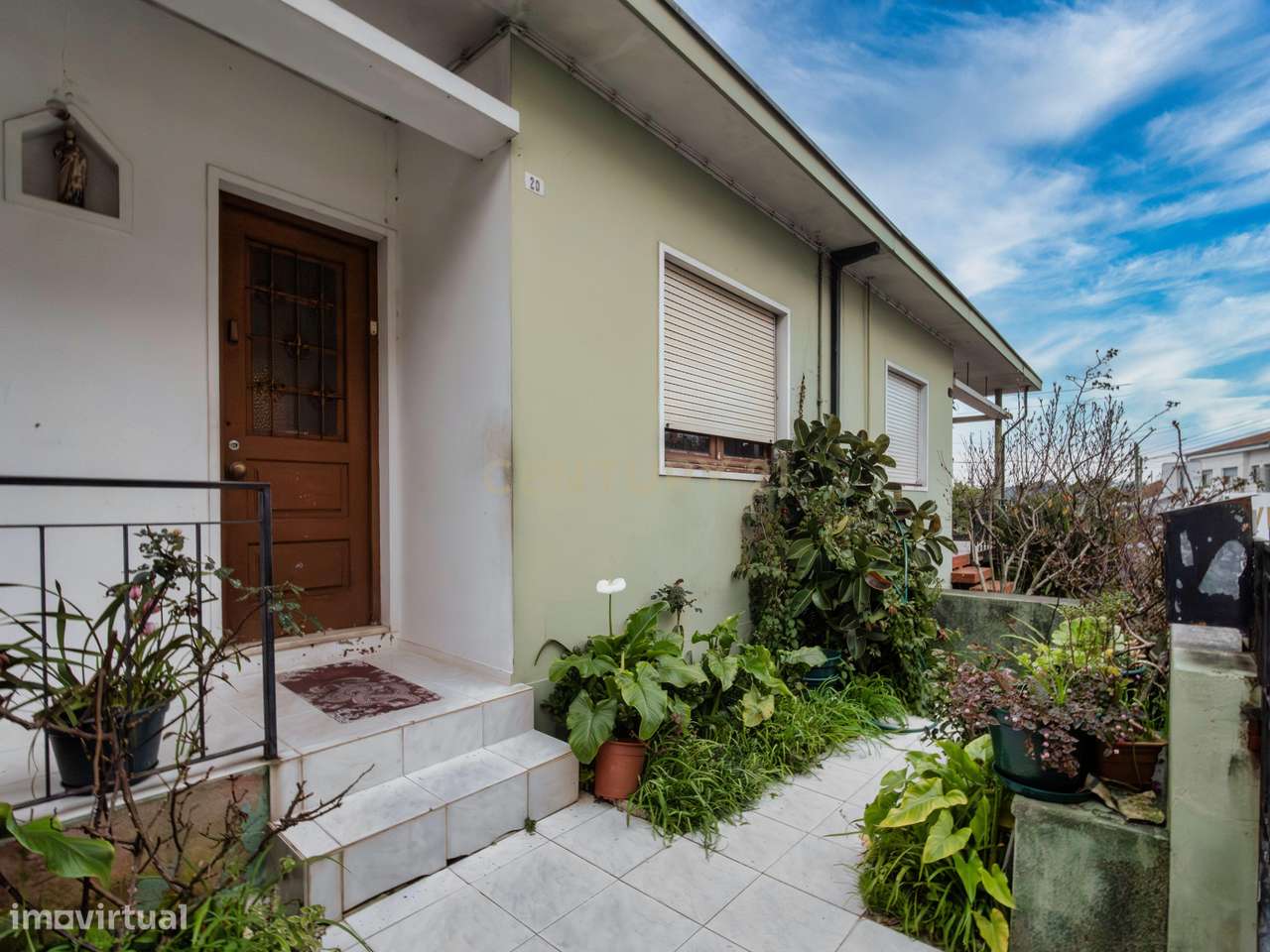 Moradia T3 em Ermesinde com Grande Quintal e Excelente Potencial de In-48