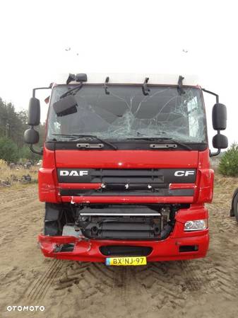 KABINA DAF XF 105 106 CF USZKODZONA 2000 NETTO - 4