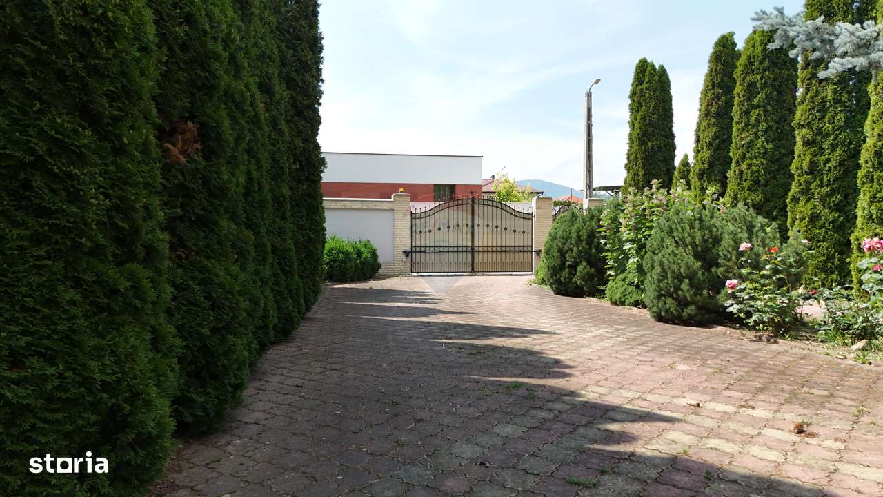 Vilă deosebită cu grădină superbă și panoramă - Ghimbav, ultracentral - Imagine principală: 4/20