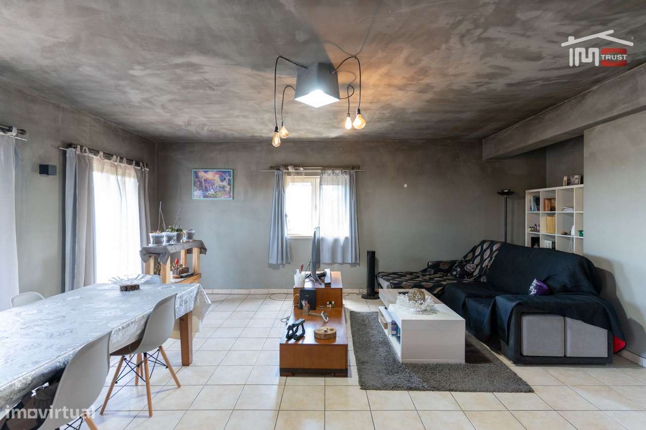 MORADIA T3 COM LICENÇA DE UTILIZAÇÃO, SÓTÃO, GARAGEM, CHURRASQUEIRA... - Grande imagem: 4/32