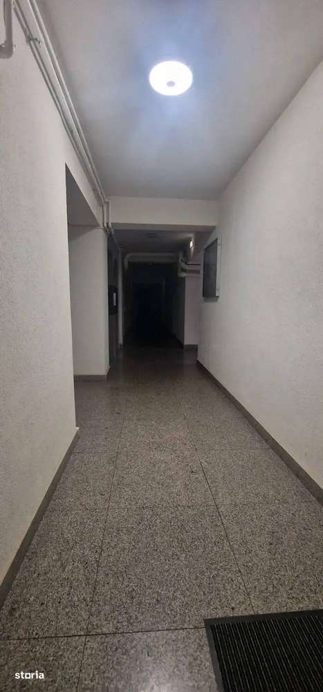 Studio-43 mp curte  gata de Mutare langa Metrou P.Poenaru - Imagine principală: 3/14