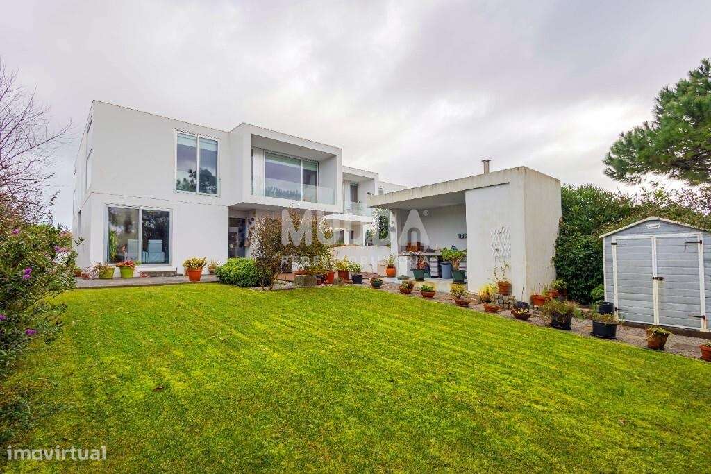 Viver na Torreira: Moradia T4 com Luz Natural e Espaço Exterior Único-17