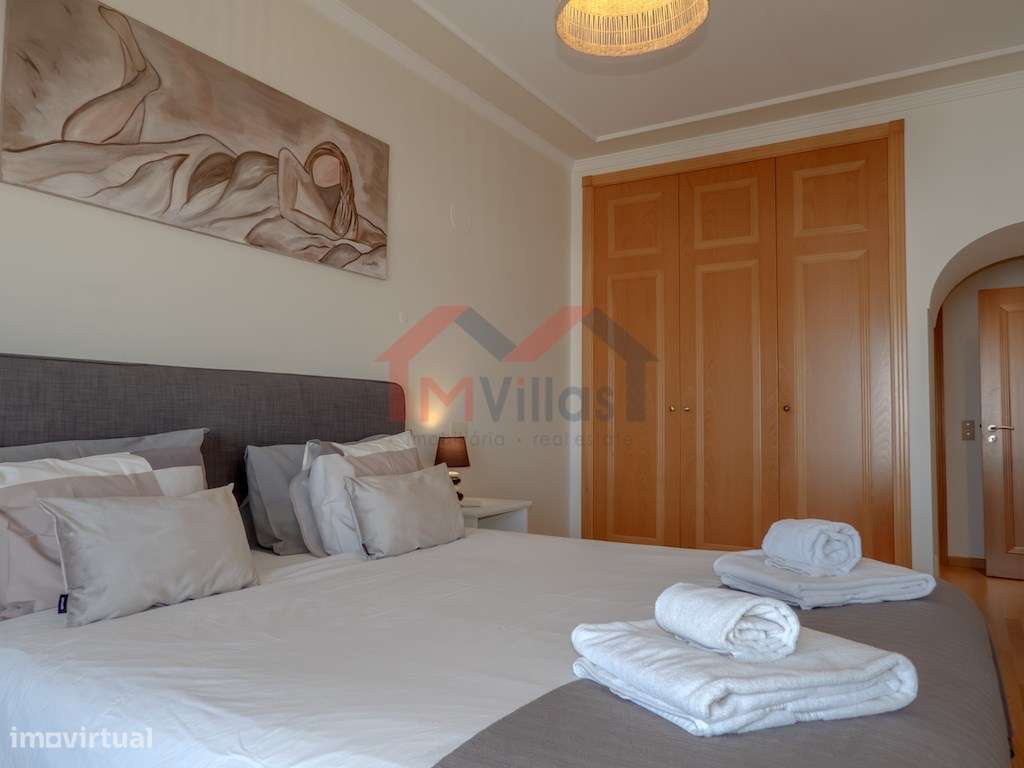 Apartamento T4 dúplex com vista mar, piscina e garagem, perto da pr...-13