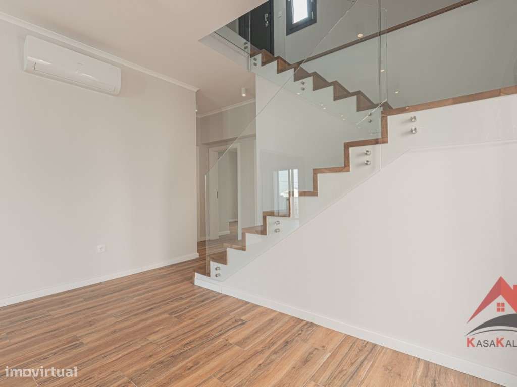 Oportunidade Única em Palmela Duas Moradias | Excelente Opção para ...-12