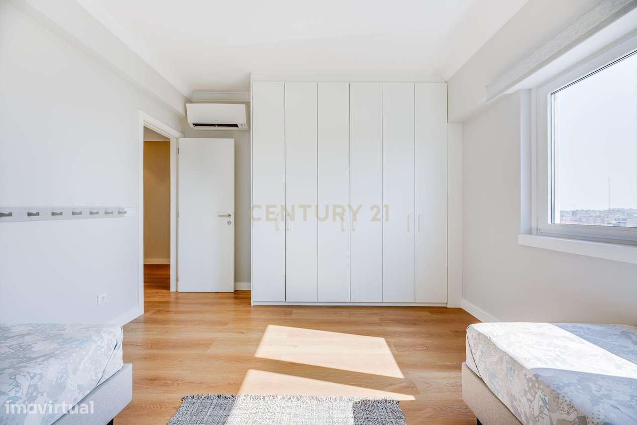 Fantástico T4 Alvalade com varandas, estacionamento e arrecadação-54