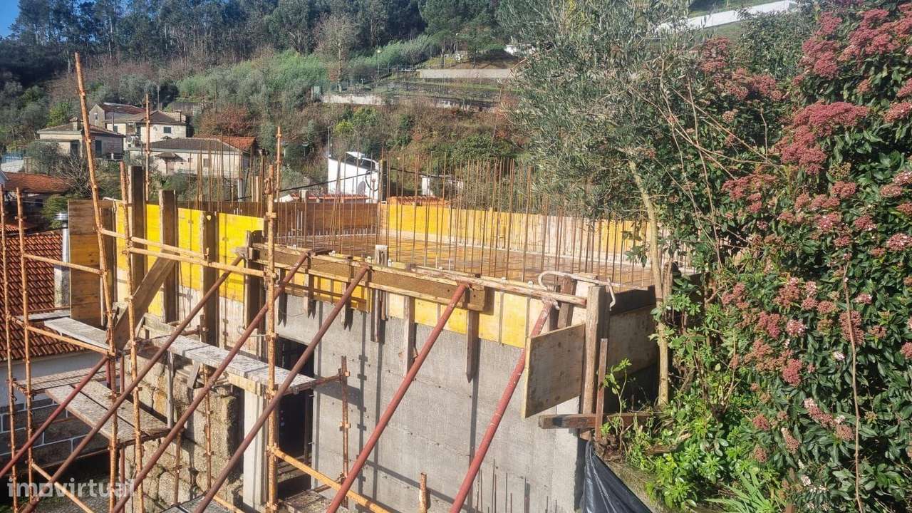Oportunidade Única- Moradia V3 situada na Granja em Paredes de Viadore-16