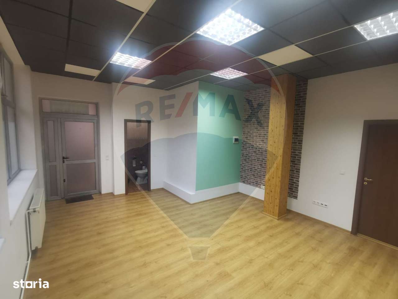 DE ÎNCHIRIAT – Spațiu comercial 34 mp, Piața Revoluției, Baia Mare - Imagine principală: 2/4