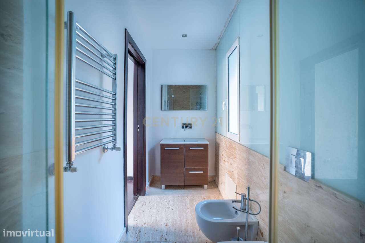 Moradia T4 com Piscina Privativa | Bicesse, Cascais-32
