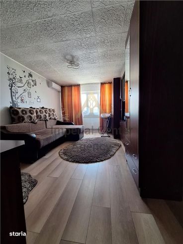 DE VANZARE  – apartament cu 3 camere, vedere superb&#259; &#537;i lini-2