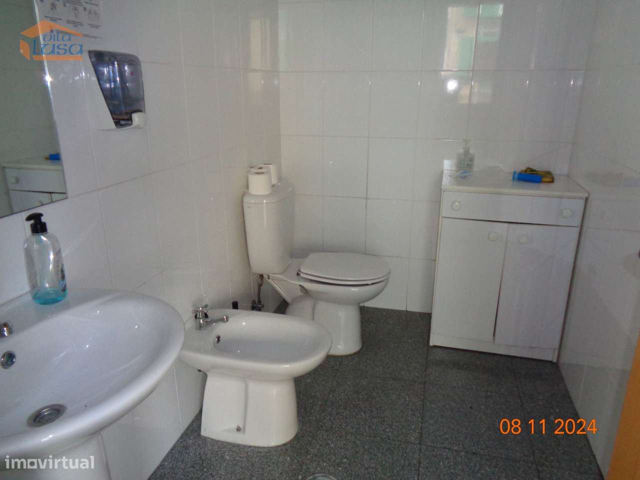 Loja de rua num rés-do-chão destinado a comércio em Viseu. - Grande imagem: 4/11