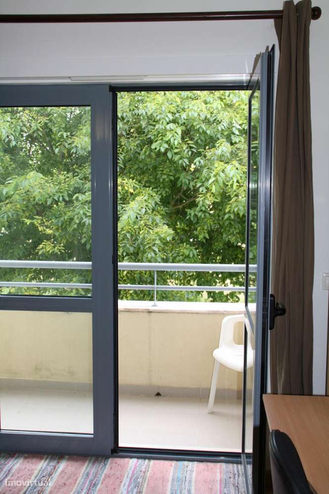 Quarto - localizado em Caparica Lisbon - Grande imagem: 5/6