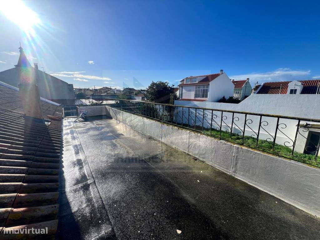 Moradia Totalmente Remodelada, Terraço, Garagem, Lavandaria-9