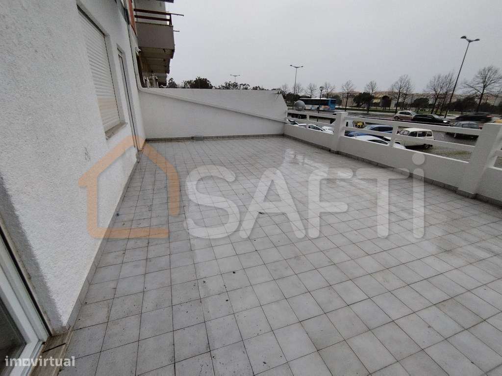 Apartamento T3 com Terraço - Grande imagem: 2/17