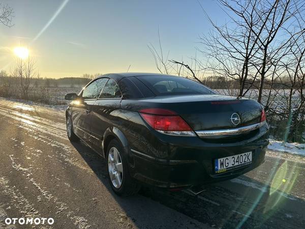 Opel Astra TwinTop 1.8 Cosmo - 3