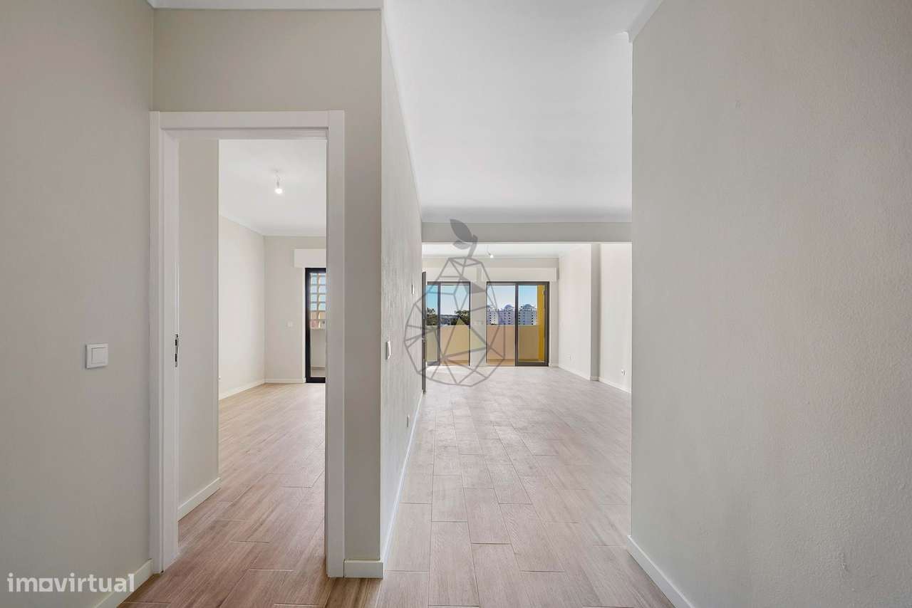 Oportunidade! T1+1 Renovado com Cozinha Open Space na Vila Rosa - Port - Grande imagem: 5/38