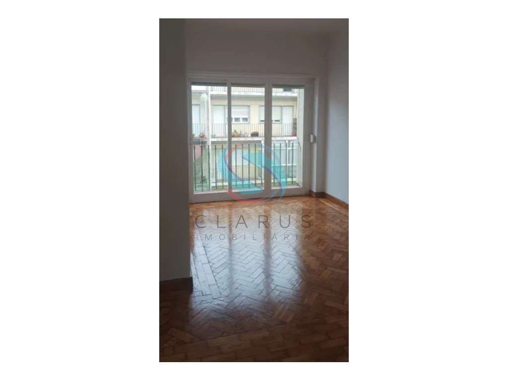 Apartamento T2 Remodelado-4