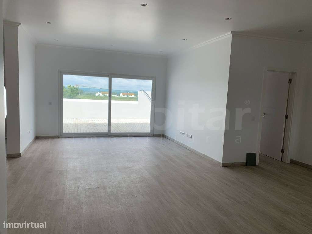 Moradia NOVA com Garagem e Piscina - Grande imagem: 5/29